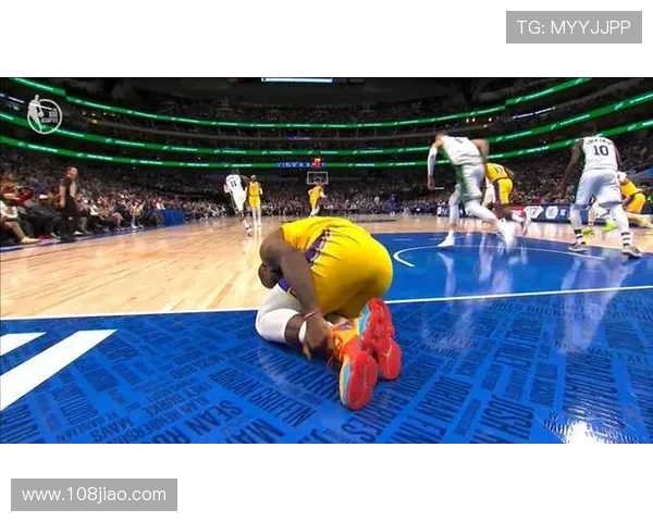 詹姆斯回忆21年脚踝扭伤前巅峰状态与赛场抉择紧系鞋带仍坚持比赛的教训 詹姆斯回忆21年脚踝扭伤前巅峰状态与赛场抉择紧系鞋带仍坚持比赛的教训