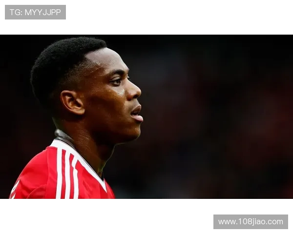 一视同仁的横梁老特拉福德两分钟两拒谢什科霍尔皆失良机进球门前