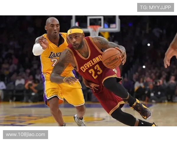 23对24再现经典瞬间媒体晒詹姆斯科比对位旧照引热议